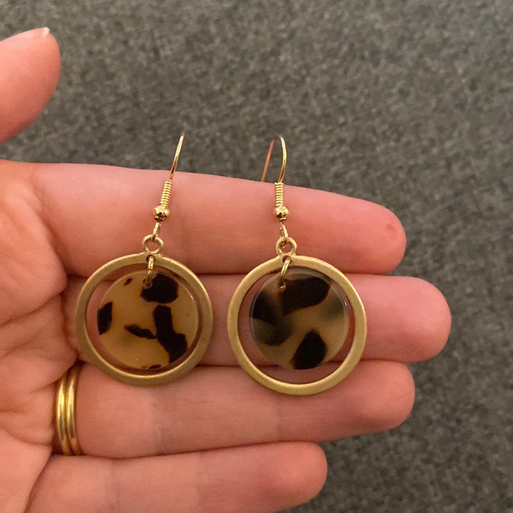 Tortoise and gold tone earrings